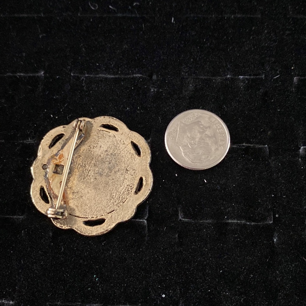 Vintage metallic brooch. B4 - Picture 3 of 4